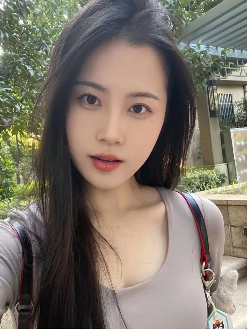 郝燕，外表可人温柔是骨子里的