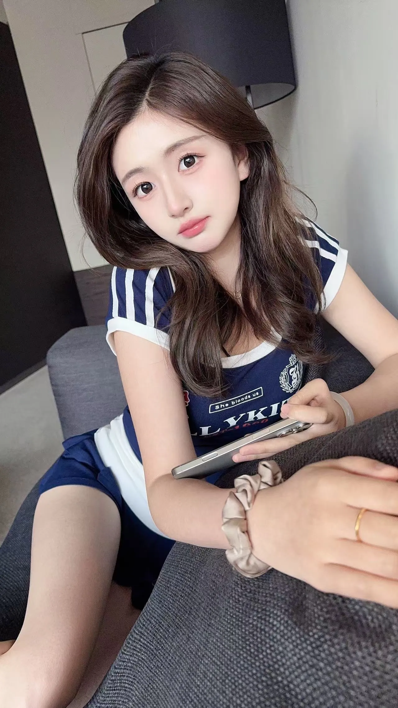 糖糖  痴迷jk Gallery 4