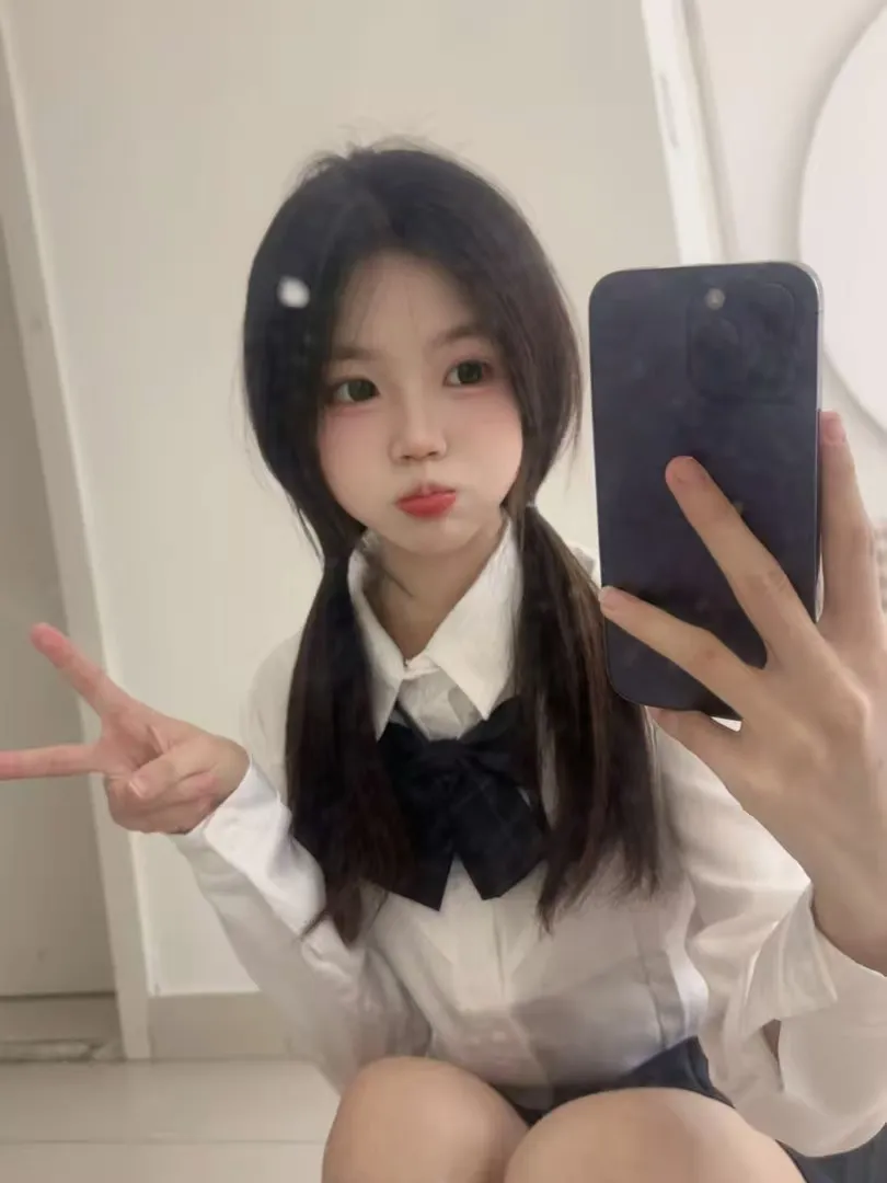 小鱼🏠07纯❤️人 首次下海 Gallery 6