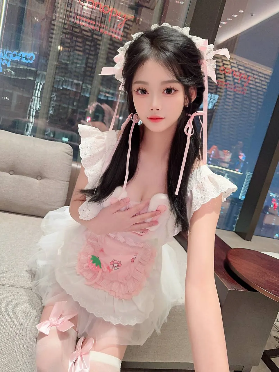 莹儿刚下海嫩妹 Gallery 3