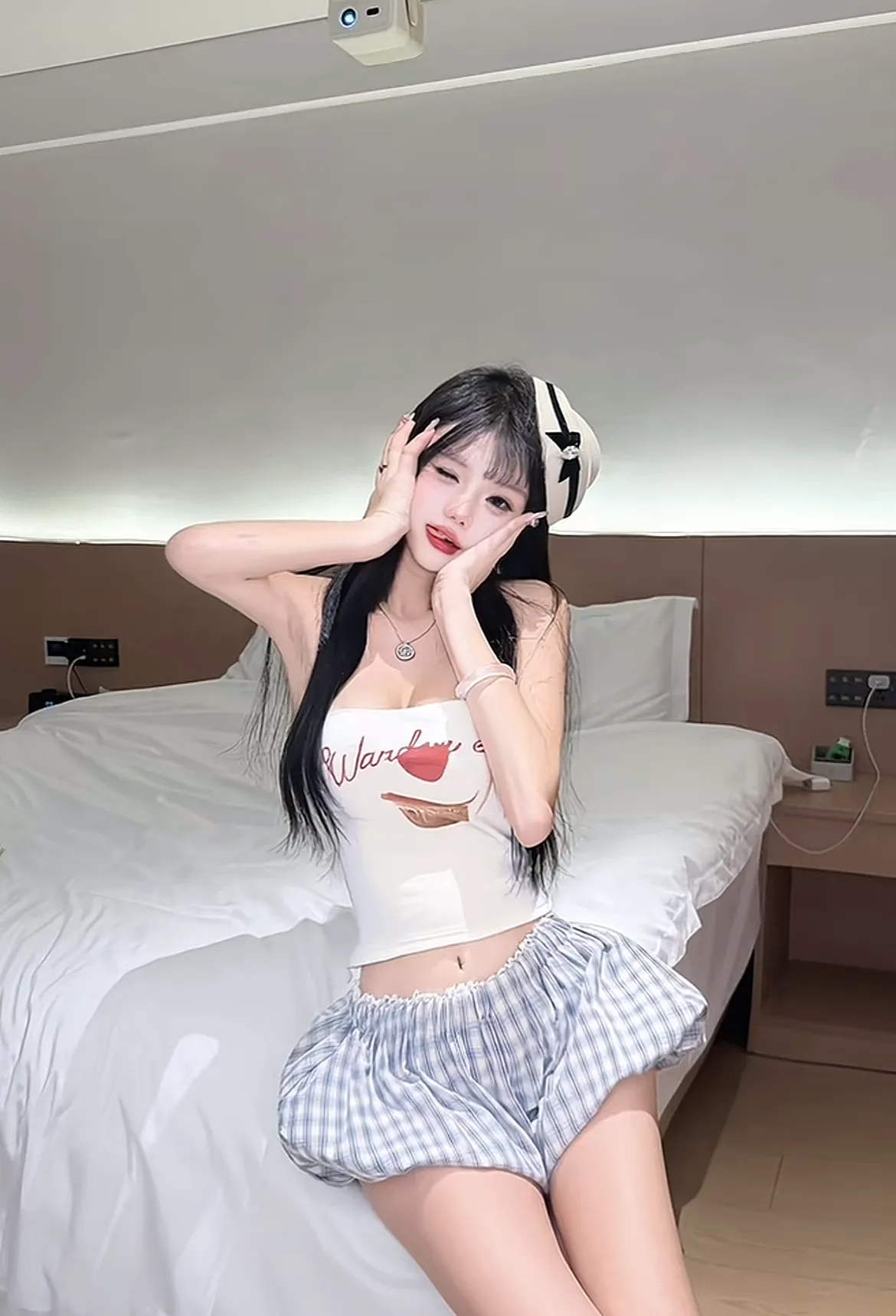 背着相亲对象出来跑外围 只为年前结婚寻找刺激 Gallery 4