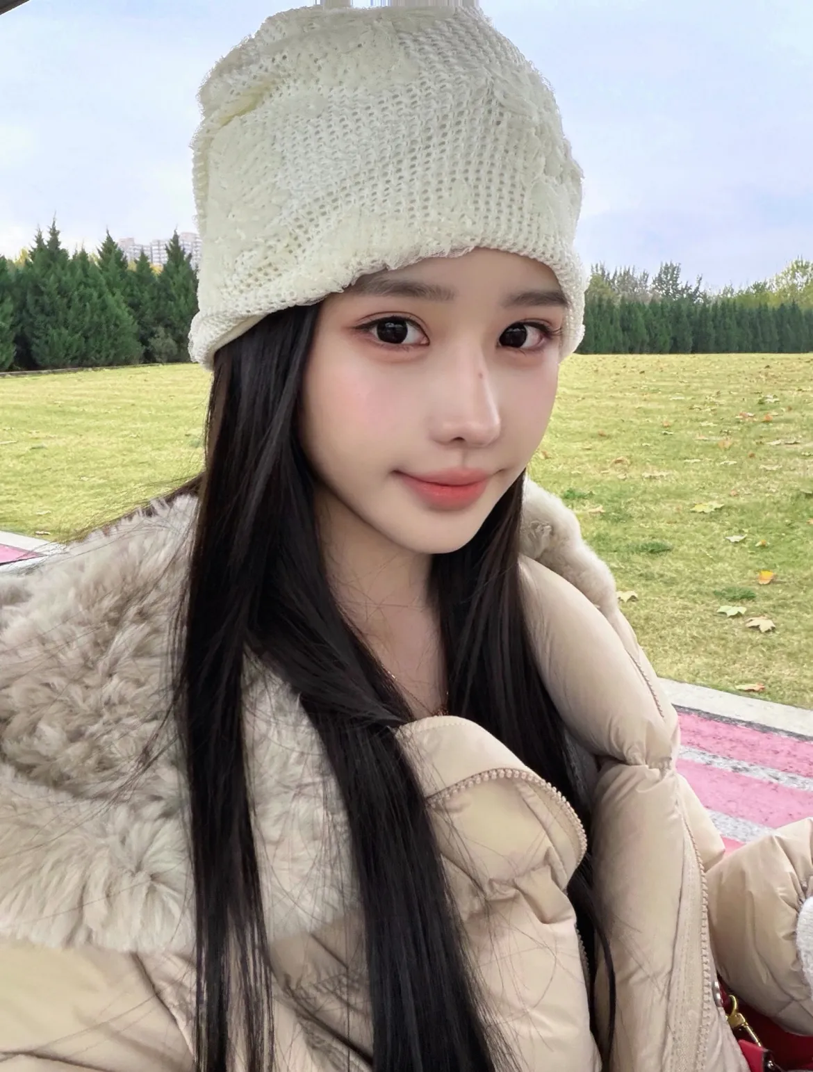 任尹  皮肤雪白 待客如男友