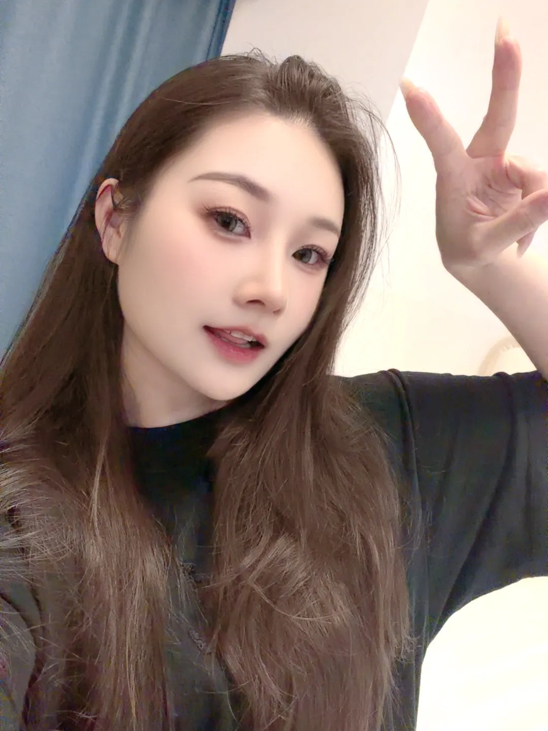 松江万达极品白虎小少妇小金鱼 Gallery 5