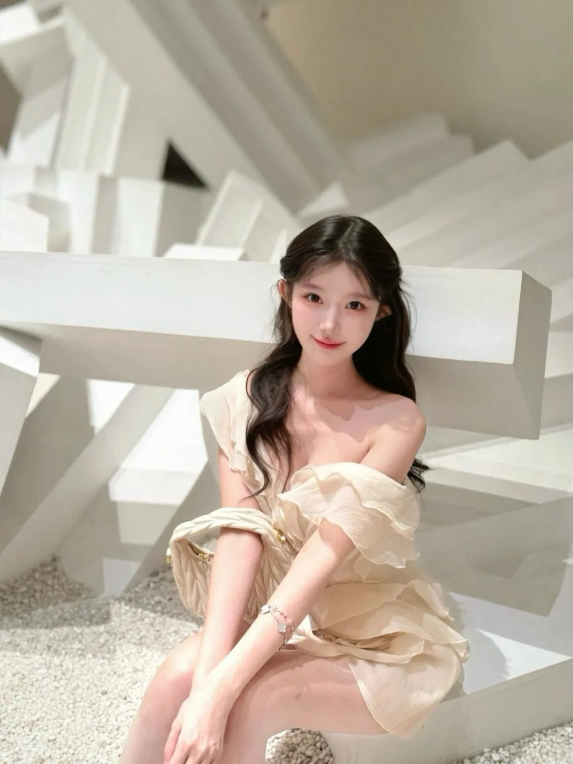 2785-172E 静安硬五上戏在校生童颜巨乳