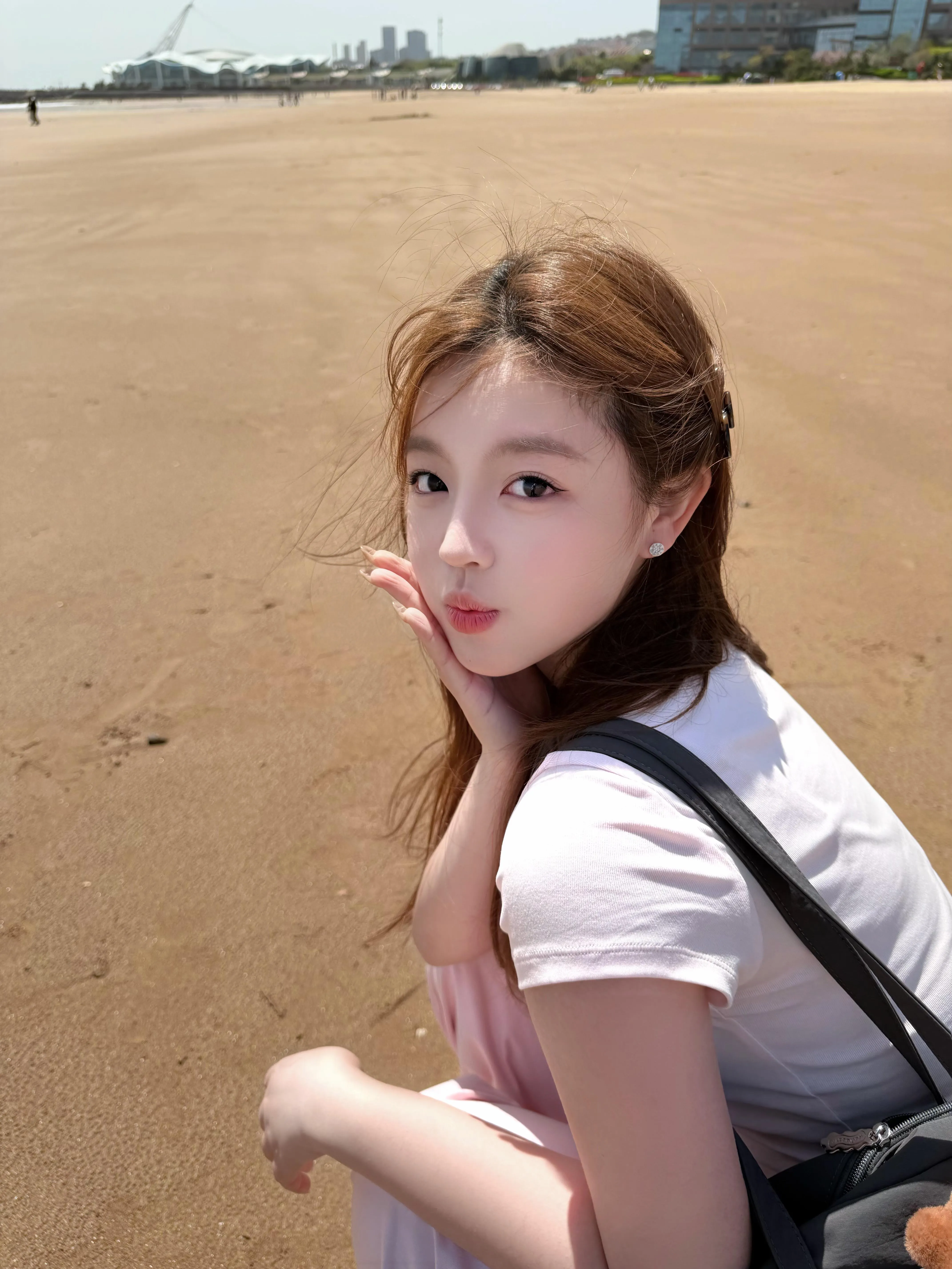 小羊，艺术生毕业初次下海温柔甜美三点粉 Gallery 5