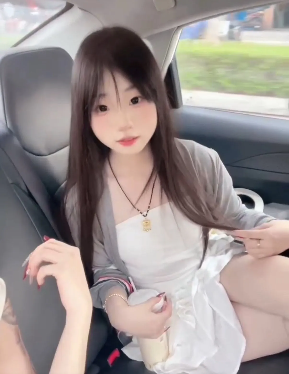 闵行极品新人萝莉可可初下海💄 Gallery 3