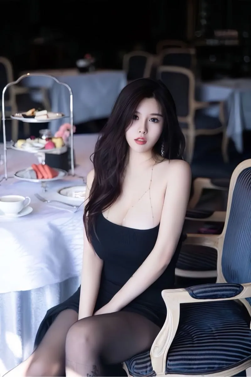 浦东 优雅 大奶巨乳 Gallery 3