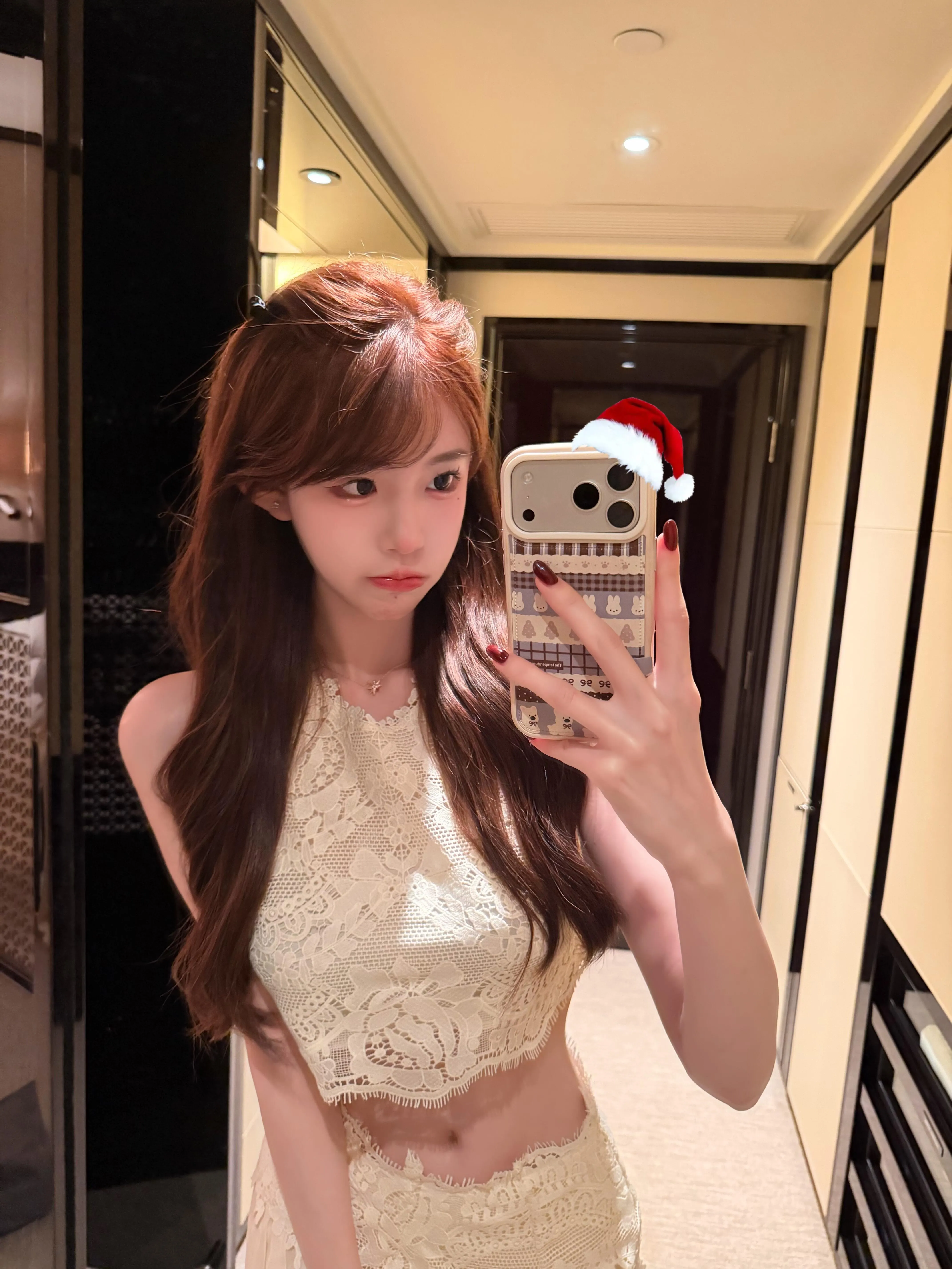 琉琉，混血儿萝莉刚破处下海紧致水汪汪粉嫩 Gallery 1