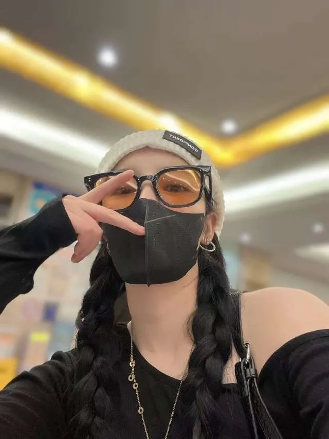 静安极品新疆混血儿-冰雪🉑毒龙，口爆 Gallery 1