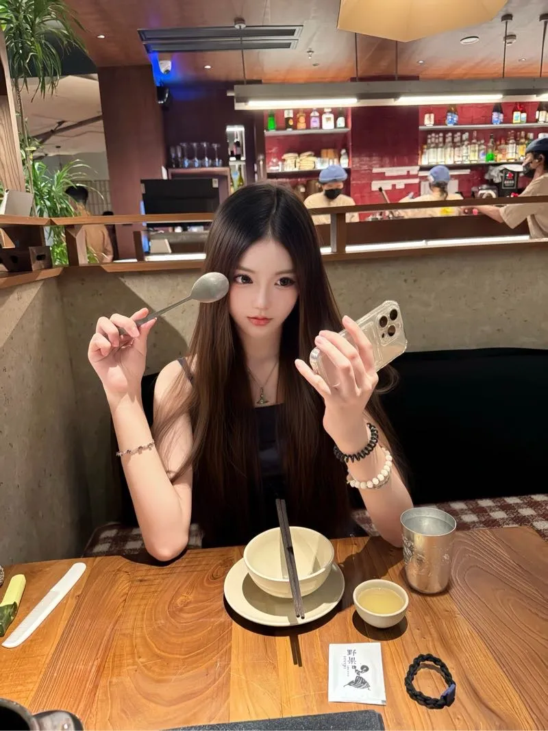 小梦梦 蜜桃臀嫩妹 粉嫩甜心 Gallery 6