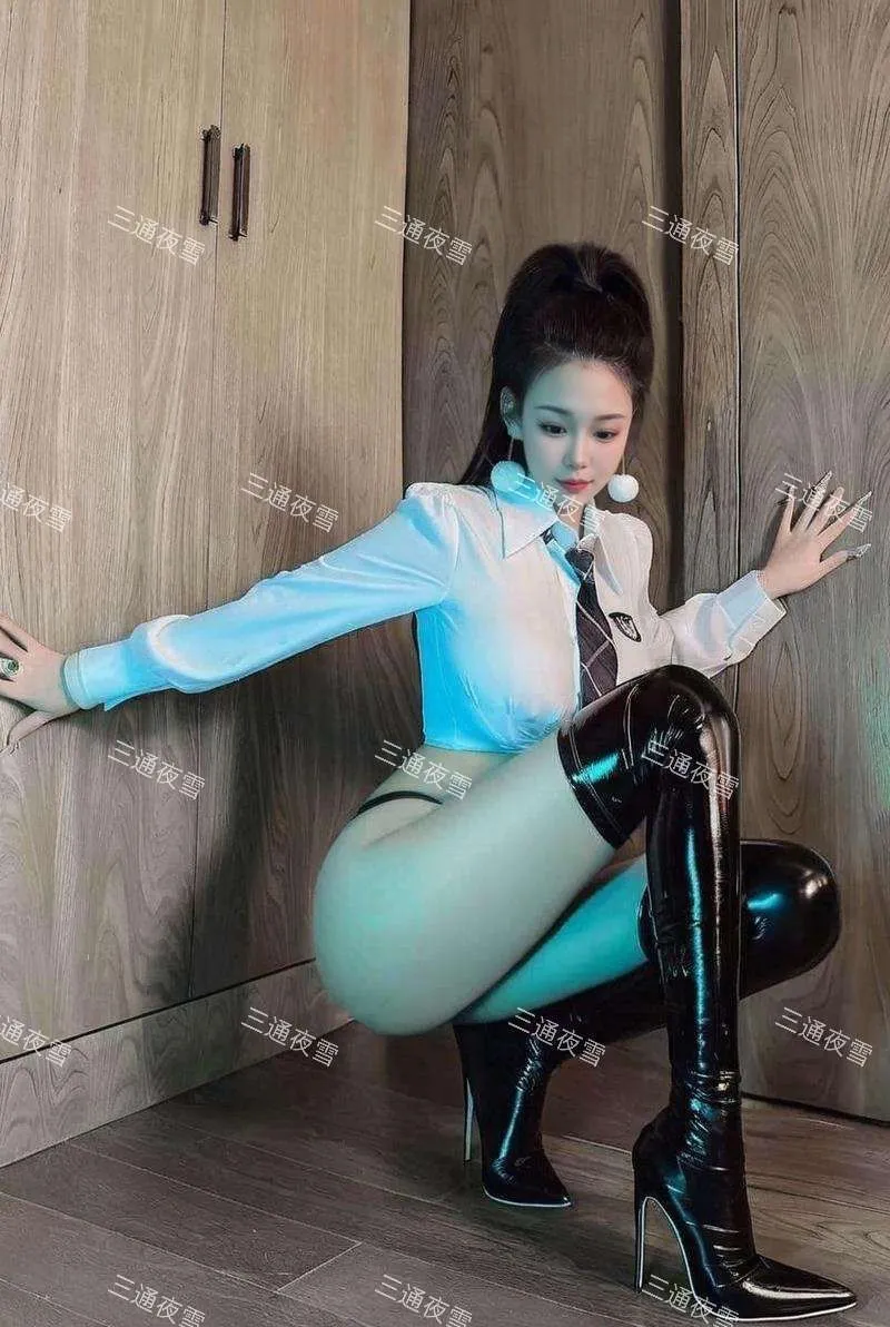 浦东特服大长腿夜雪三通萝莉声音甜美