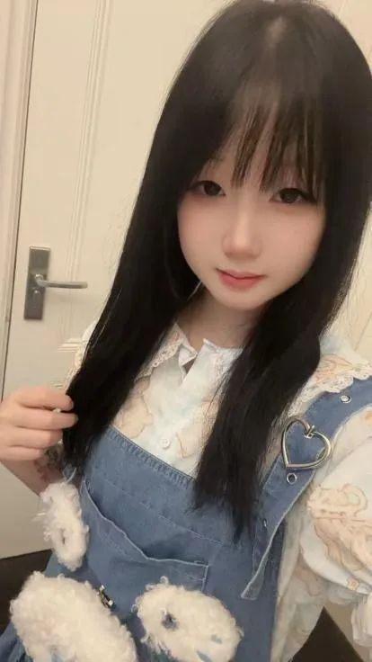 闵行🏠如梦 极品嫩妹 上下粉嫩 真人真照