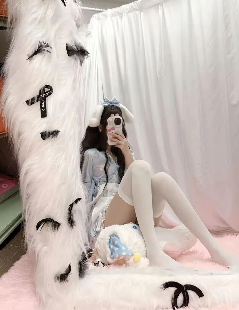 极品粉嫩妹 露酱 请温柔对待 Gallery 4