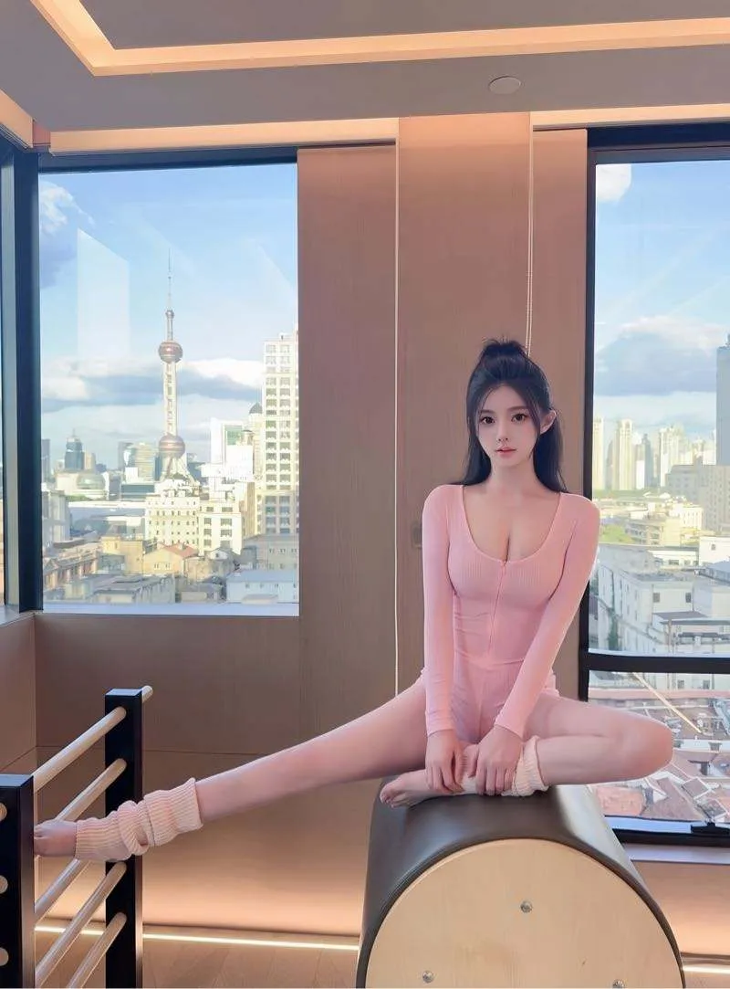 软软童颜巨乳 Gallery 2