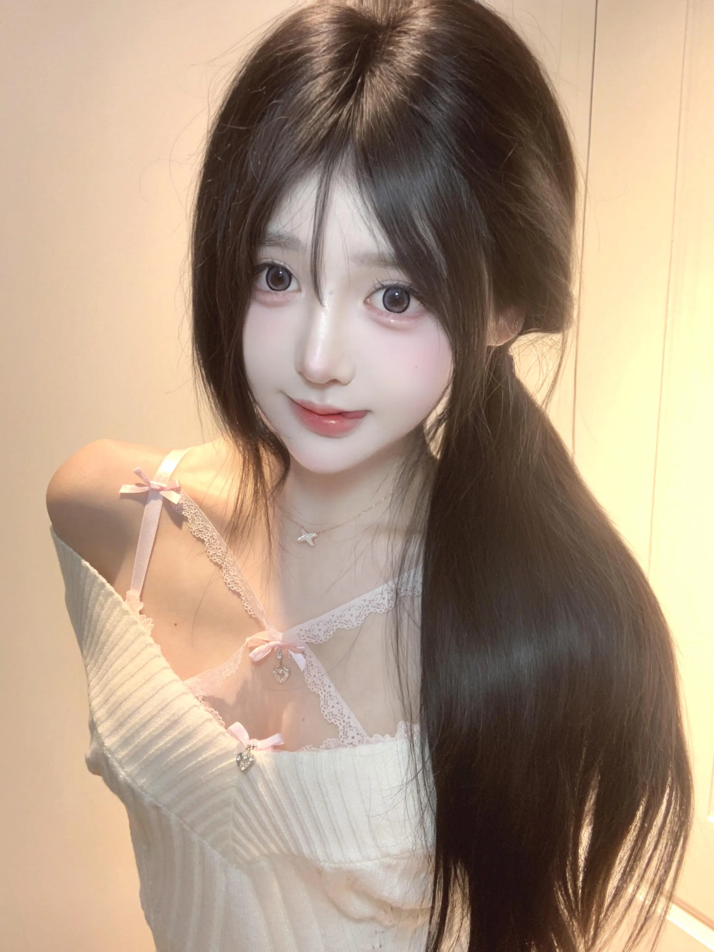 粉嫩甜山女孩 宅小雪