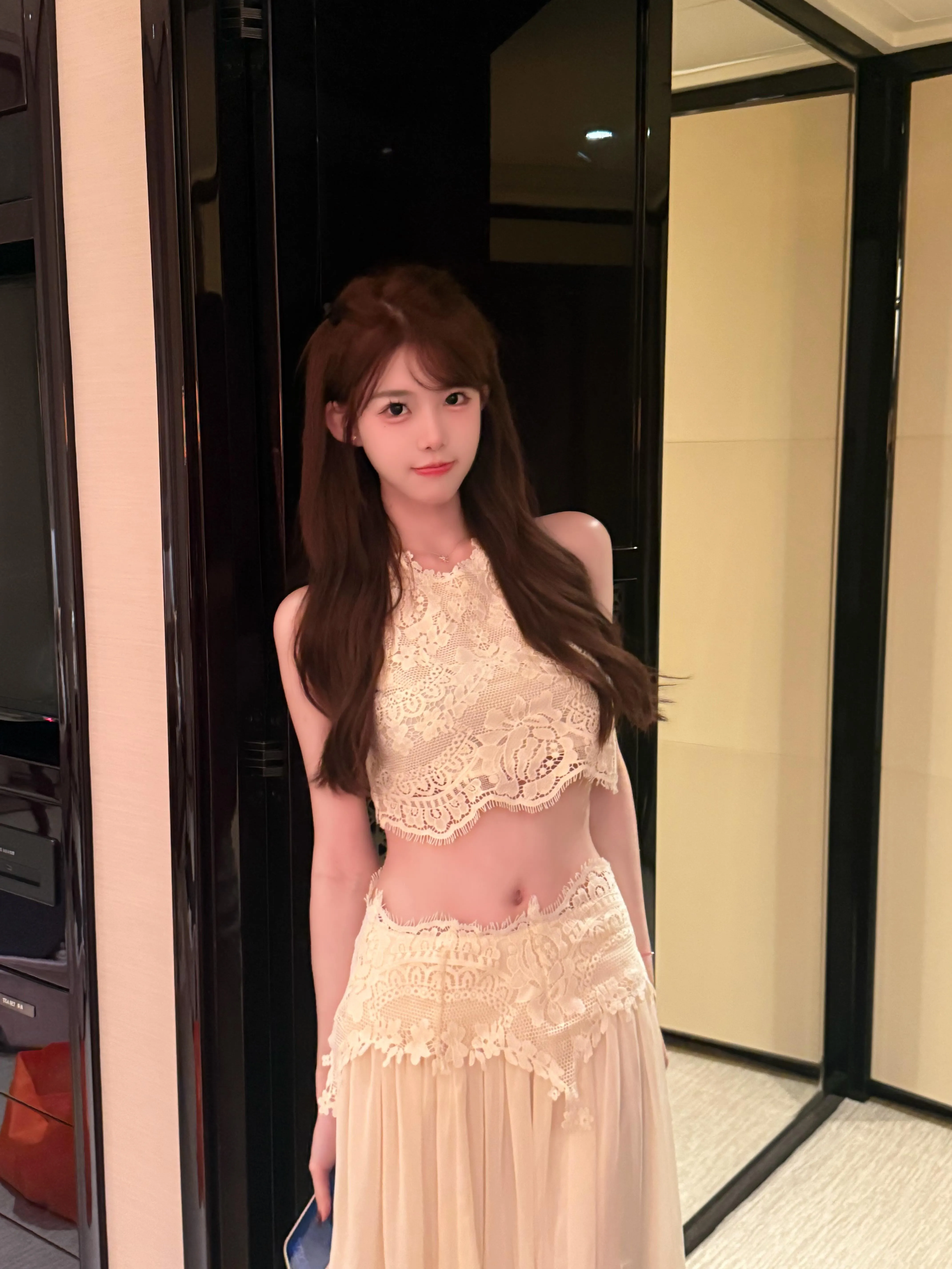 琉琉，混血儿萝莉刚破处下海紧致水汪汪粉嫩 Gallery 4