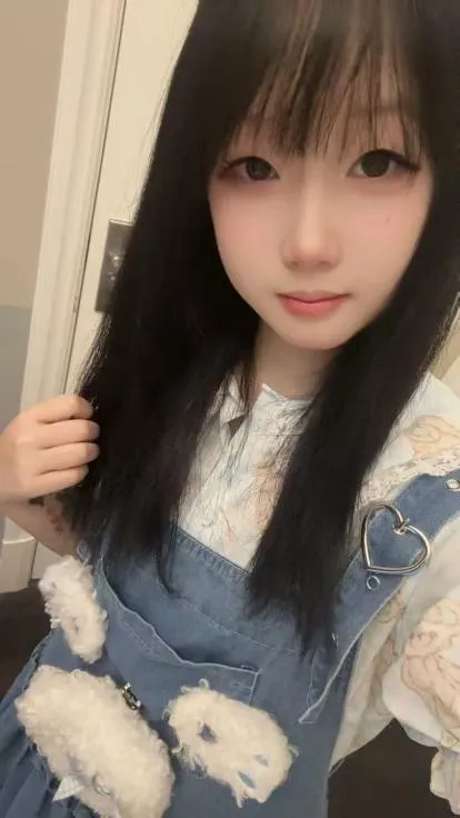 闵行🏠如梦 极品嫩妹 上下粉嫩 真人真照 Gallery 1