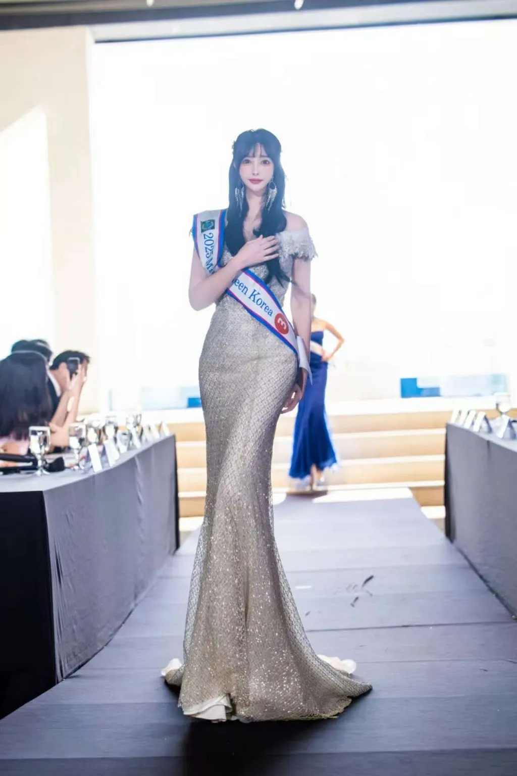 Y4194D-韩国 静安硬六韩国洋酒模特 Gallery 1