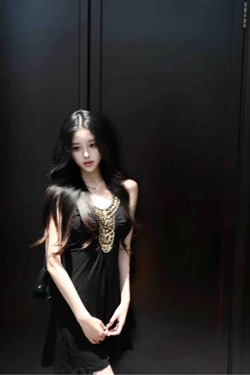 341新人网红博主腿🦵模首开 Gallery 1