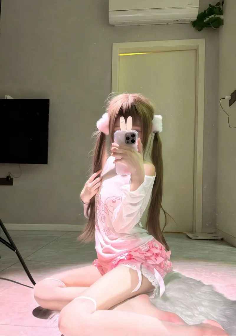 07白🐯萝莉温温 Gallery 3