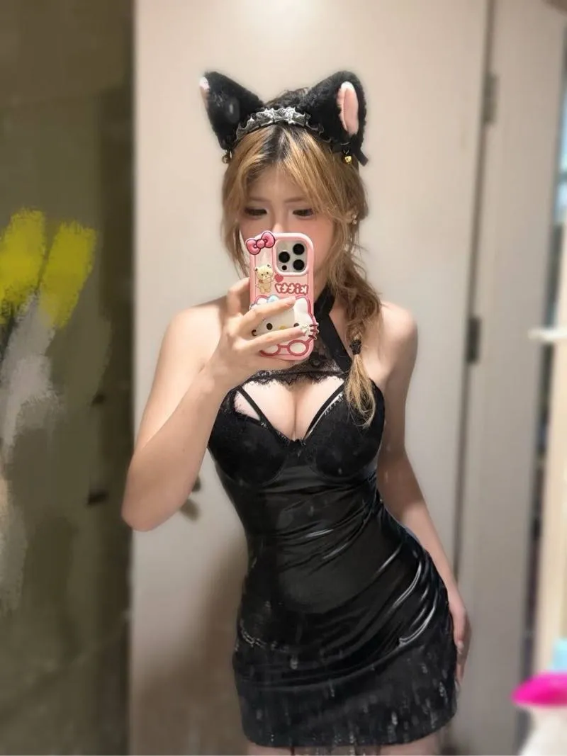 浦东喵喵 💕 人瘦奶大 粉嫩逼逼 Gallery 5