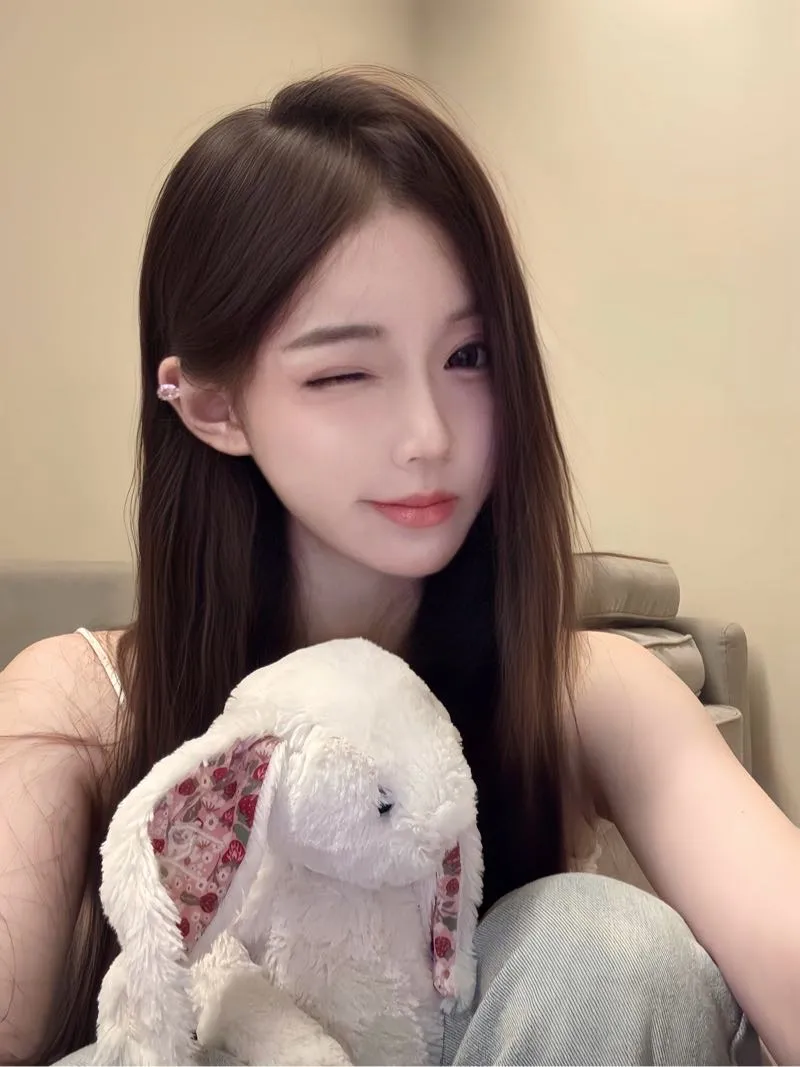 小梦梦 蜜桃臀嫩妹 粉嫩甜心 Gallery 3