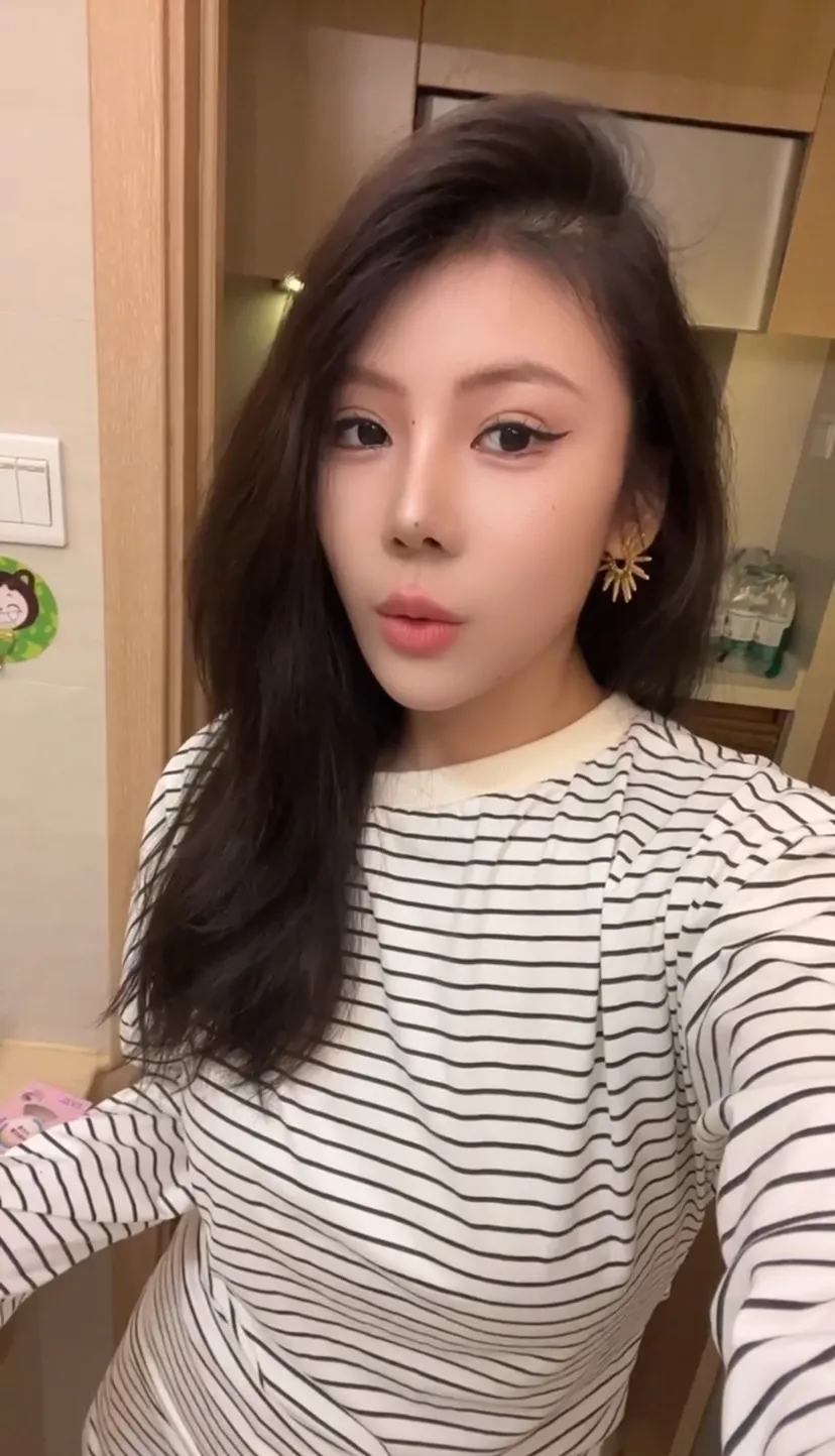 闵行万源露露御姐中俄混血 Gallery 4