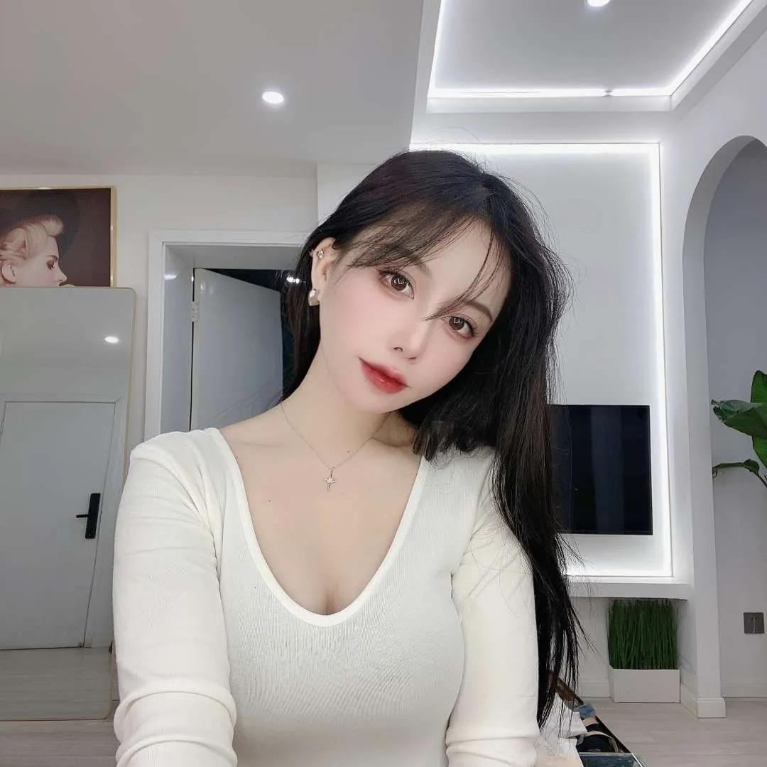 普陀清妍  假照白给