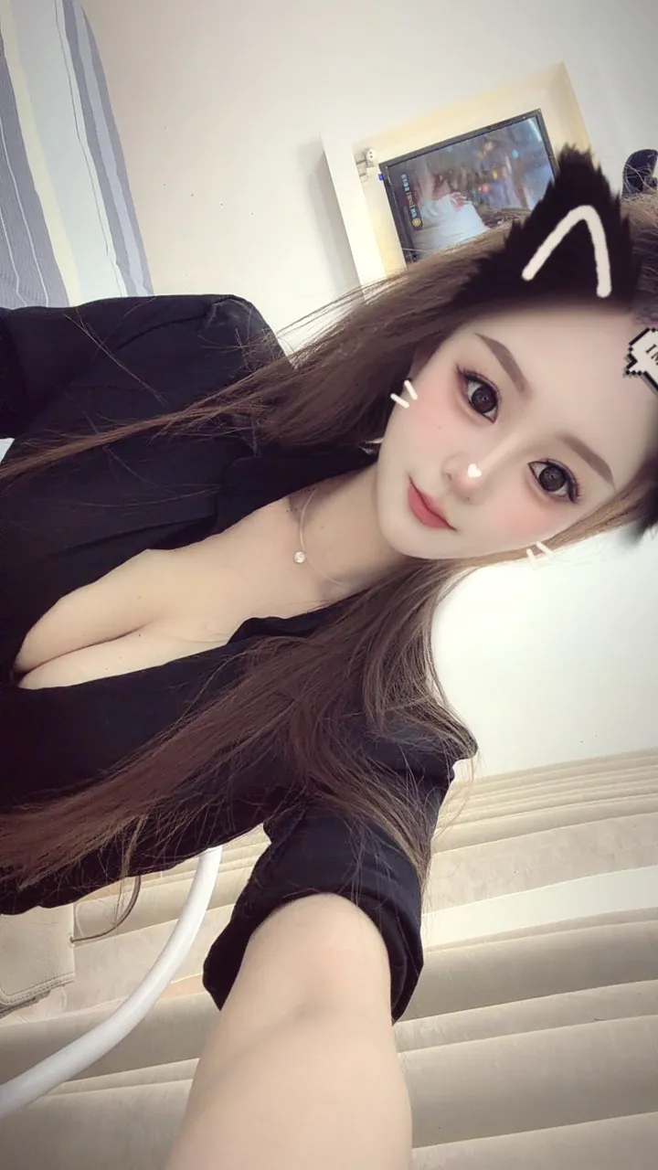 菲菲🌿新人178大长腿天然D🐻欢迎大哥调教🫦 Gallery 6
