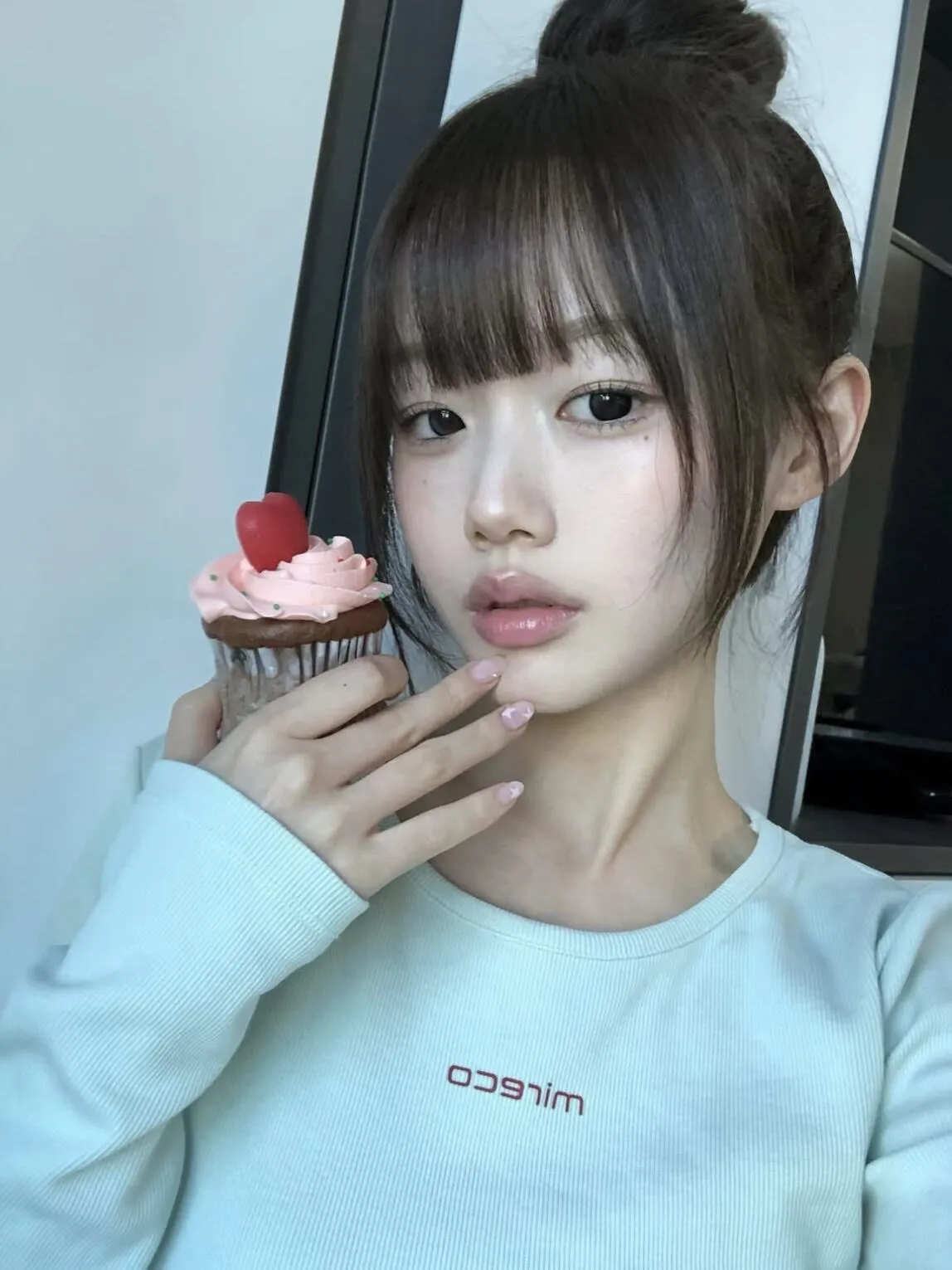 浦东 菠萝 172大长腿萝莉 性感小嘴唇 Gallery 3