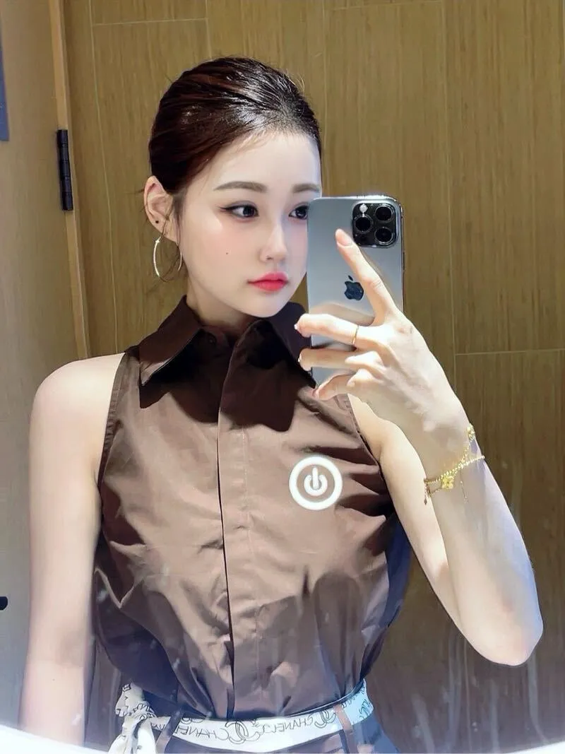 雅斯兰黛金牌销售 小鹿 兼职下海,还是小白虎 Gallery 2