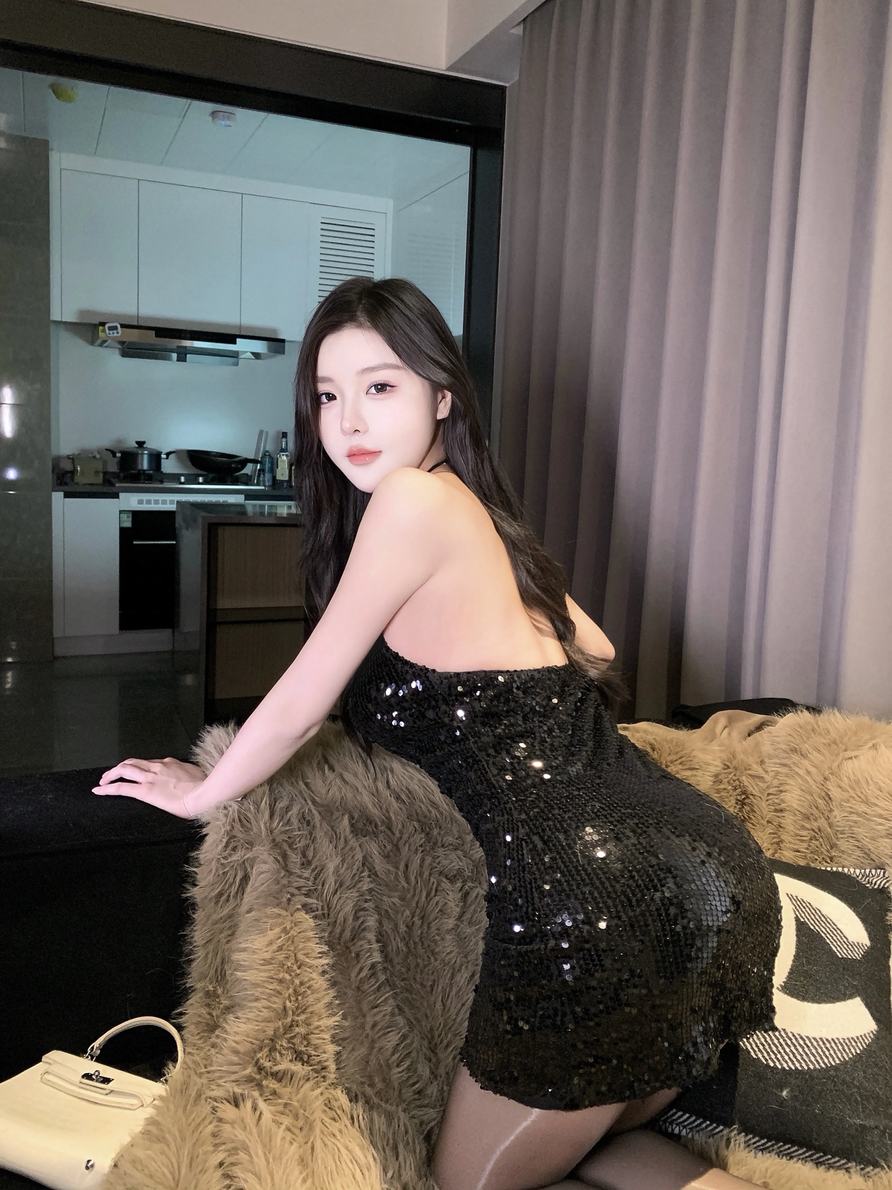 黄浦 涵若 Gallery 6