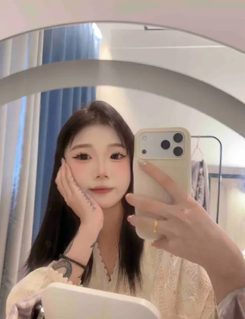 新人嫩妹 懂事热情 楠楠 Gallery 2