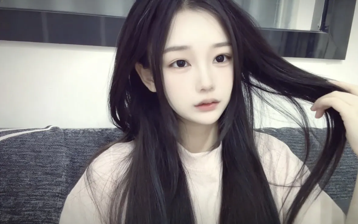 闵行07智恩 wt 小萝莉（真实自拍第一次下海 Gallery 6