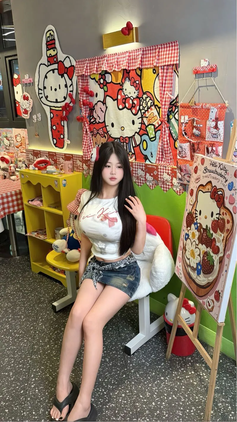 伊伊 臀翘适合打桩求较量 Gallery 3