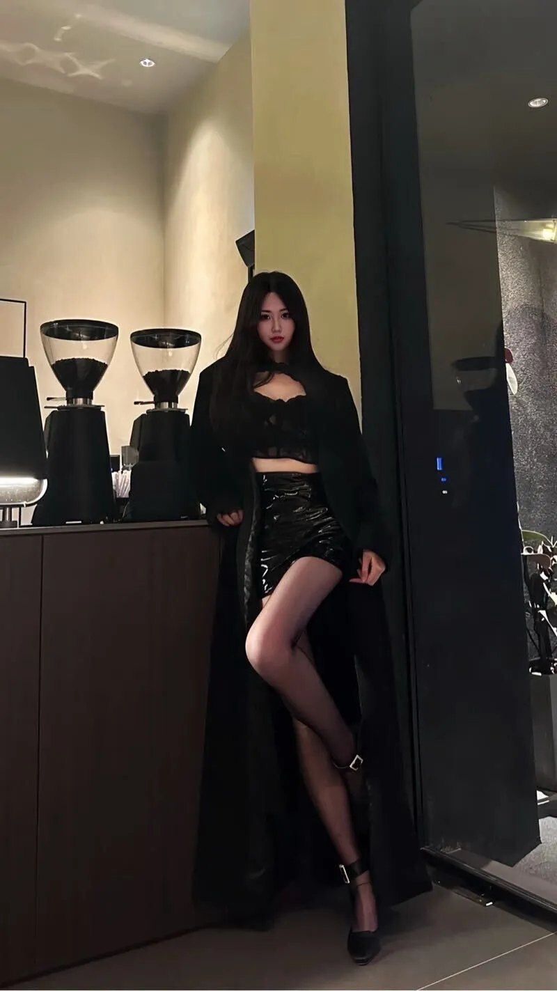 白虎雯丽 都市白领下海兼职 只为满足生理之欲 Gallery 4