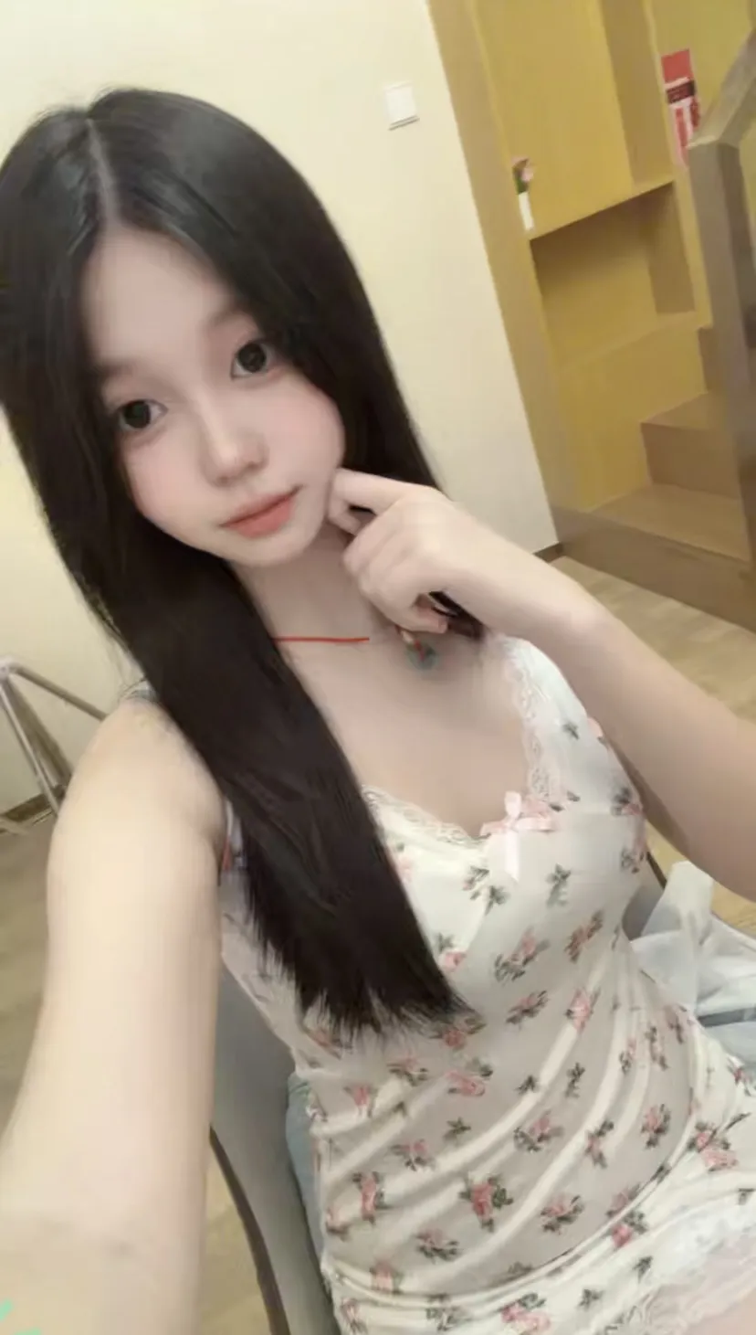 宝山 软软 极品学生妹下海兼职 期待开发 Gallery 5