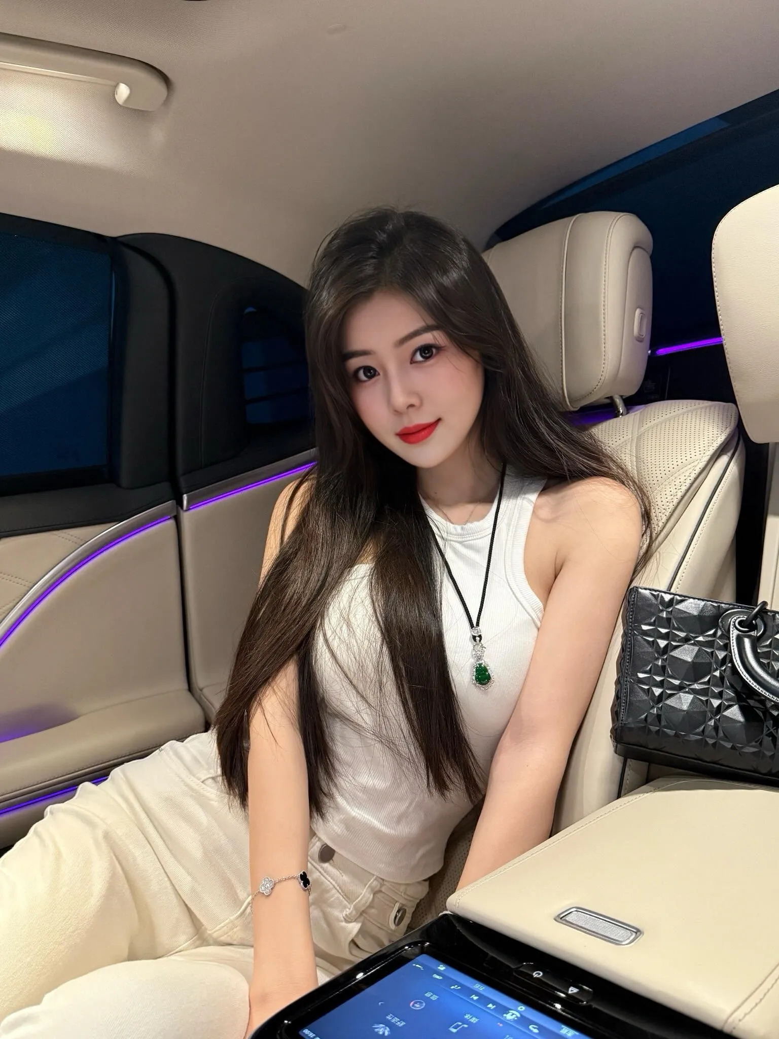 混血网红主播 丽娜 多种语言叫床🤭🤭 Gallery 6