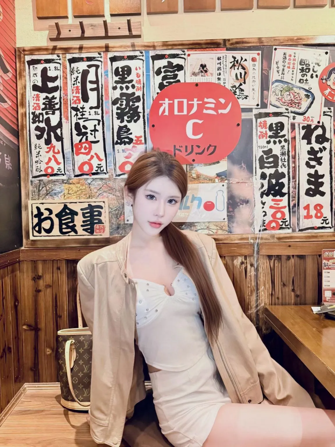 Y4526-172 上海可纯可御肤白 Gallery 3