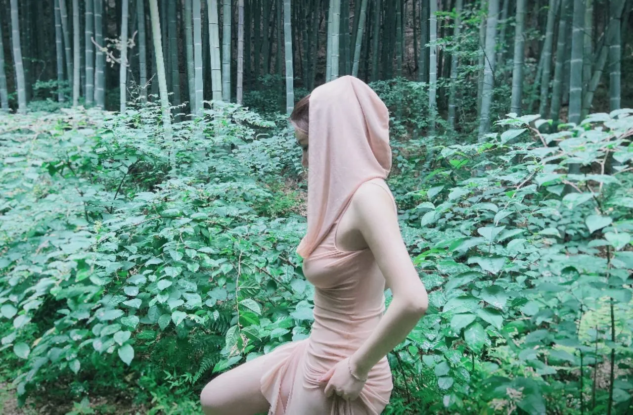 小丽 床上的🎮小马达 喜欢挑战各种新姿势 Gallery 6