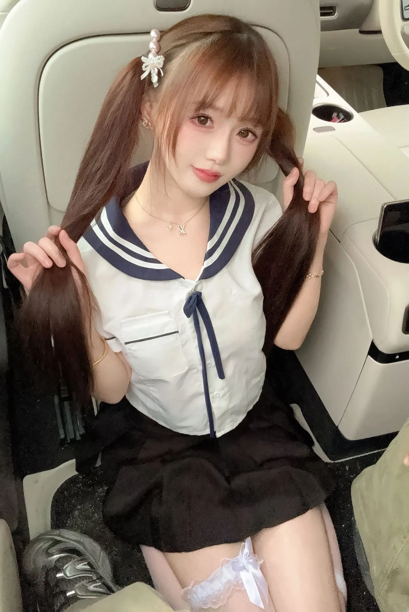 Y1998E-点点浦东白虎极品小🏠三外五 Gallery 5