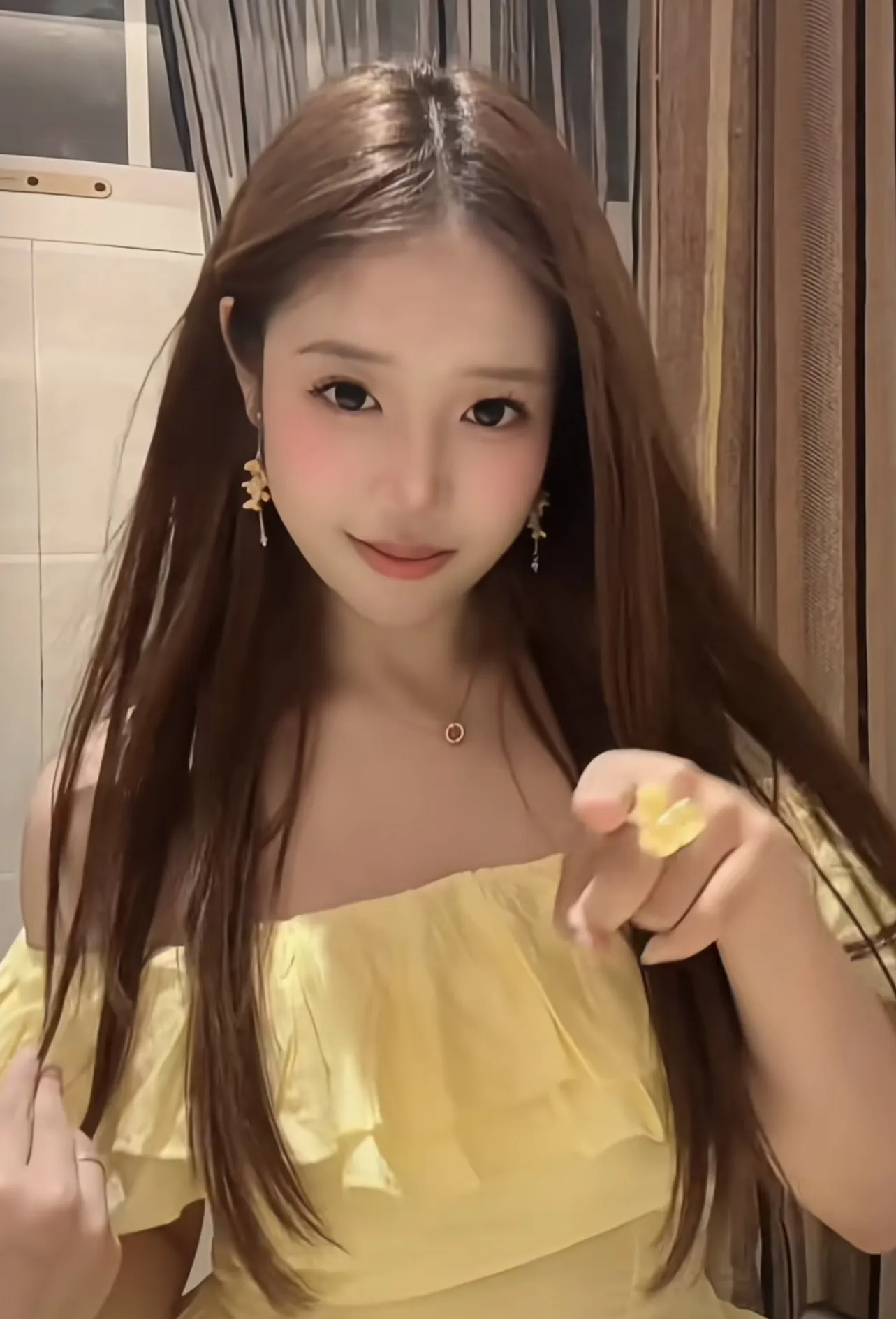 糖糖清纯少女第一次下海 Gallery 5