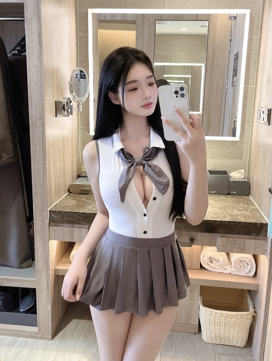 闵行安亦🐻D童颜巨乳 Gallery 4