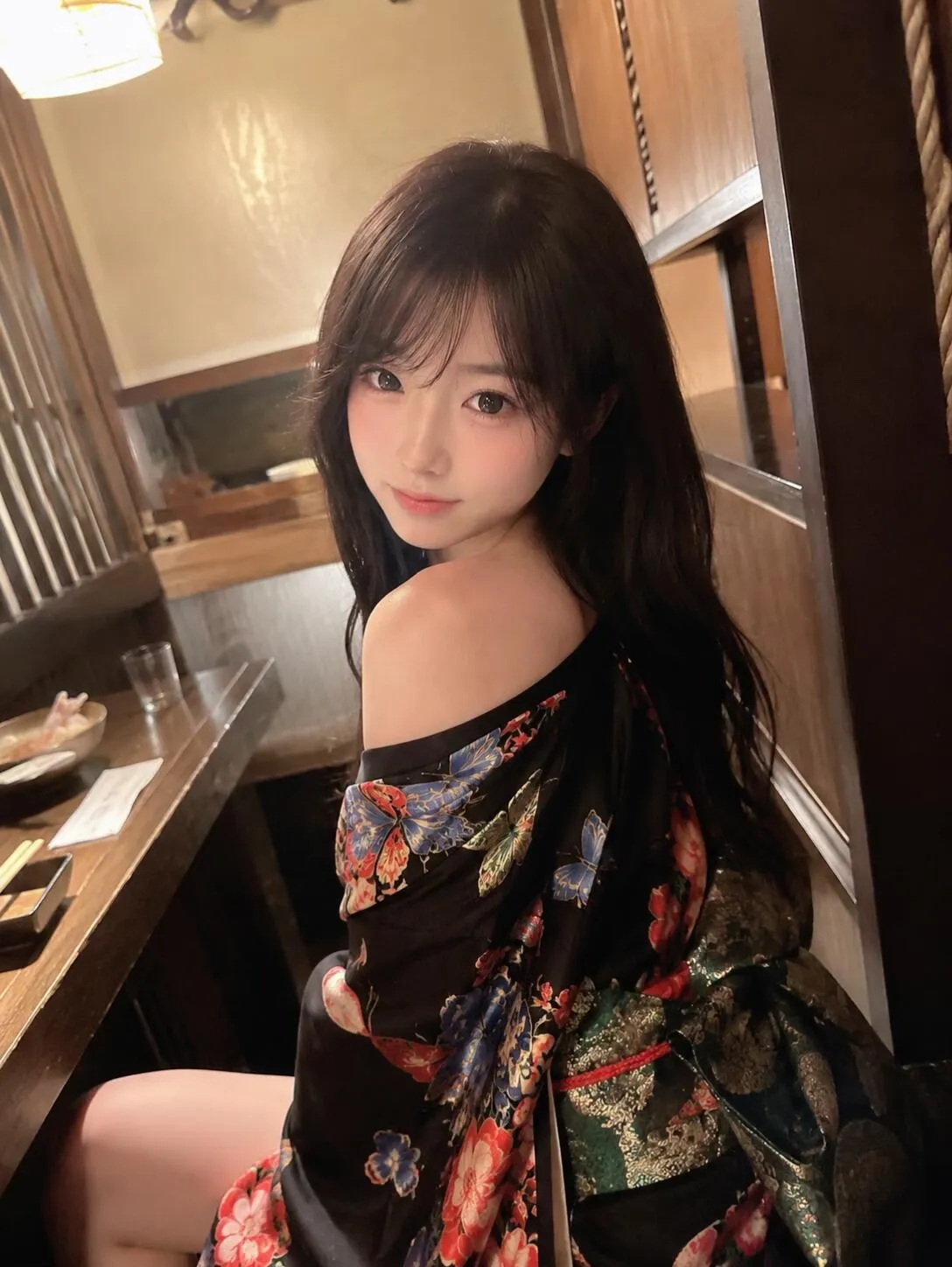 小悠，嫩妹子刚下海三点粉下面紧致