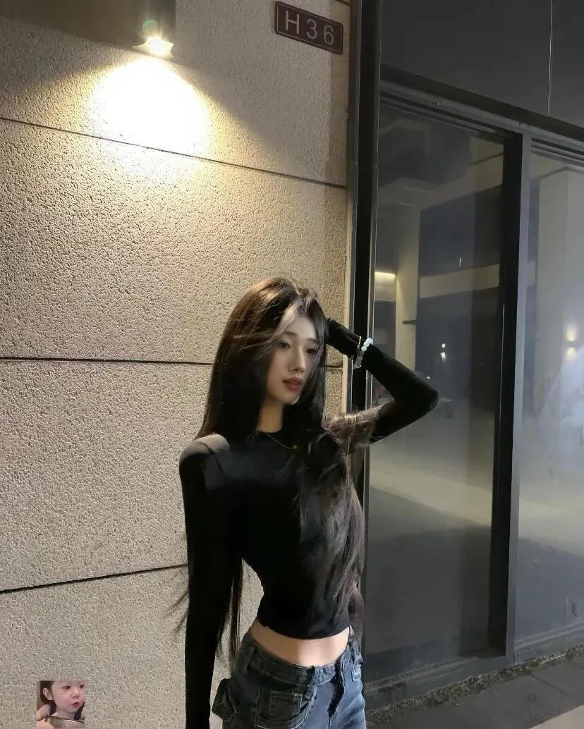 浦东 菠萝 172大长腿萝莉 性感小嘴唇 Gallery 6