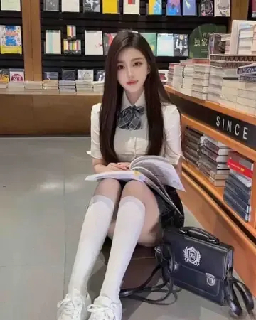 阿花嫩妹冷白皮
