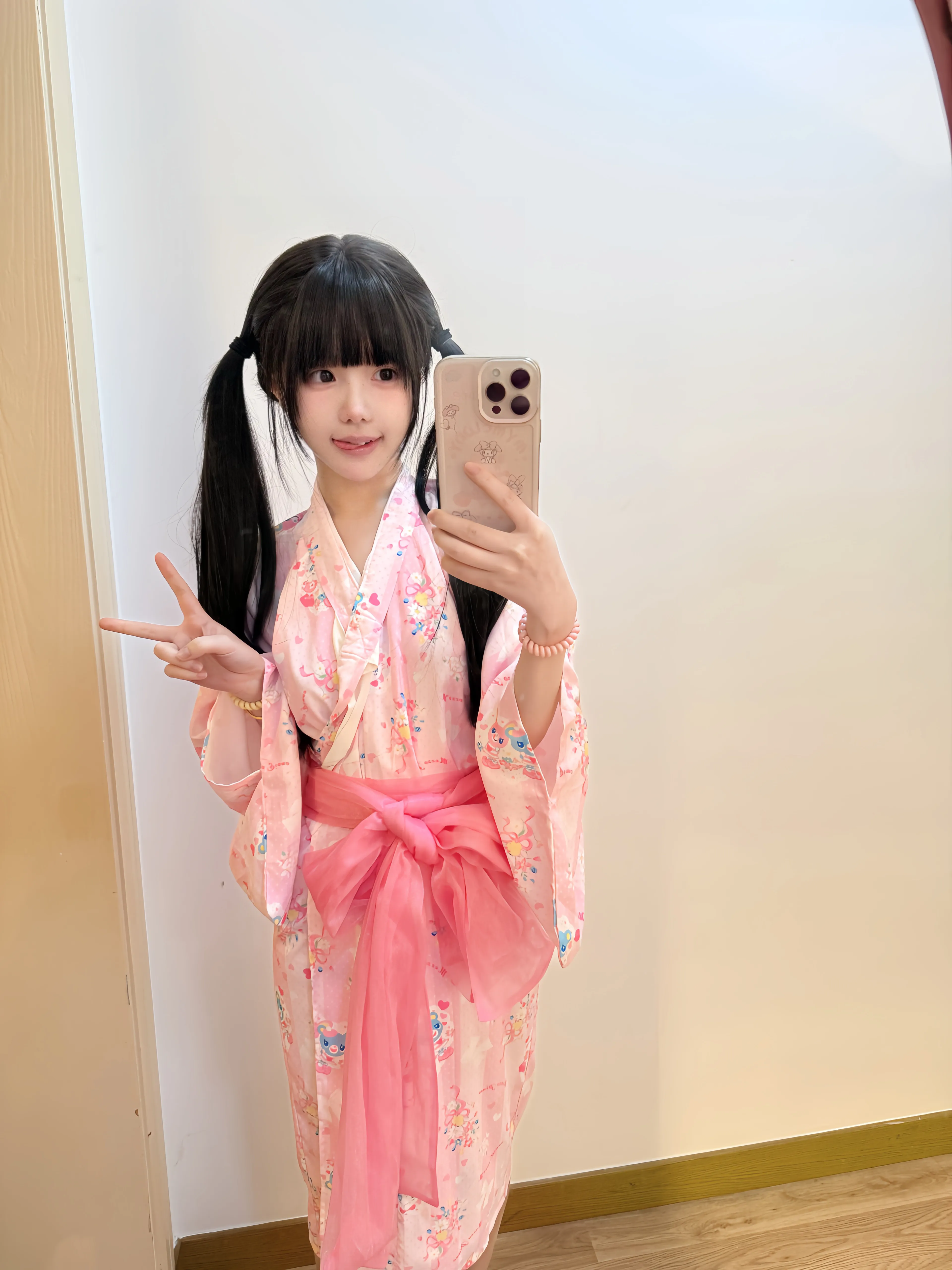 y005点点小纯萝莉双飞🚗震 Gallery 1