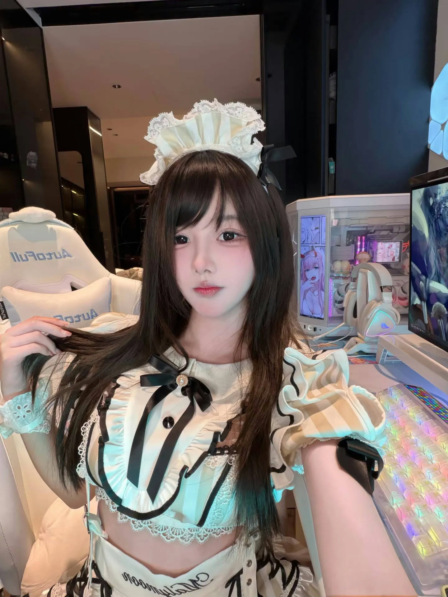 普陀 美娇 丝滑白嫩双峰 超前发育 Gallery 2