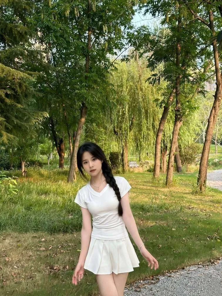 余元元自拍照无差距(青春学生妹) Gallery 2