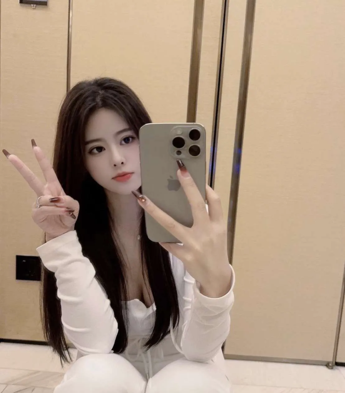 徐汇🏠婉柔 极品大胸嫩妹 Gallery 4